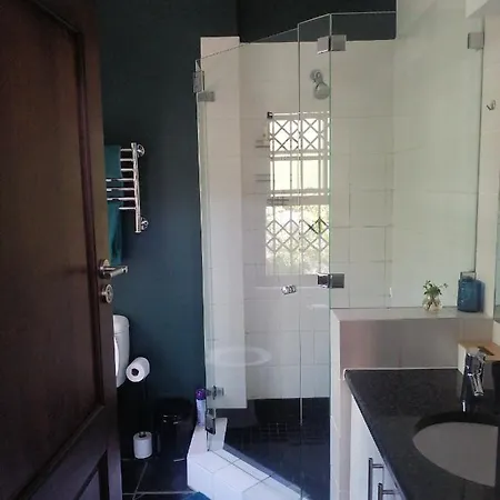 The Lookout Loft, Stroll To Town, Loadshedding Friendly. Apartment Stellenbosch Exterior photo