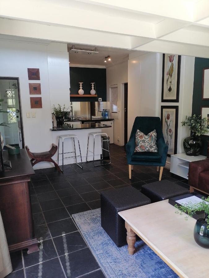 The Lookout Loft, Stroll To Town, Loadshedding Friendly. Stellenbosch