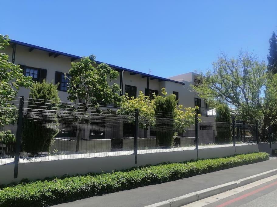 The Lookout Loft, Stroll To Town, Loadshedding Friendly. Stellenbosch