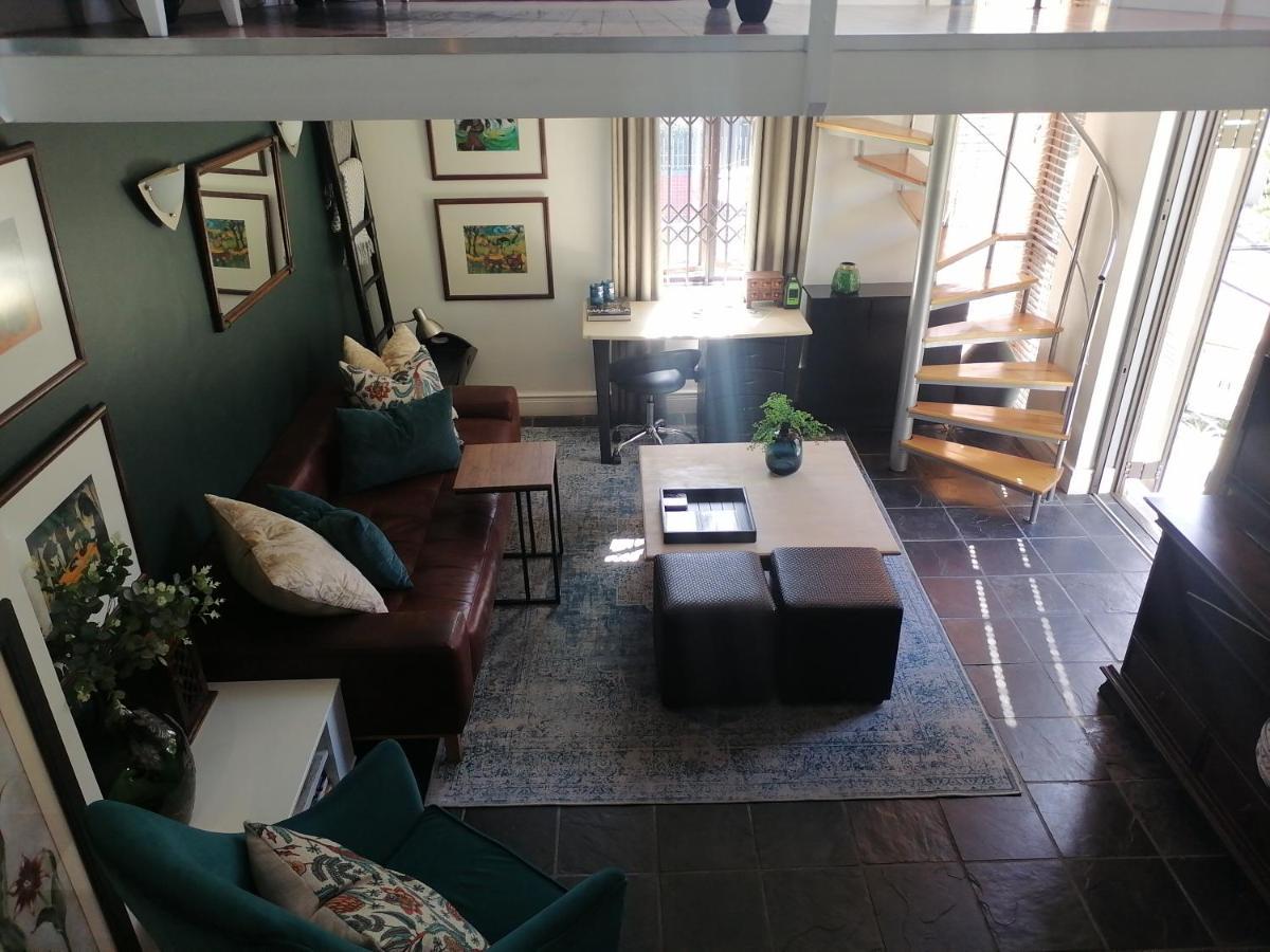 The Lookout Loft, Stroll To Town, Loadshedding Friendly.