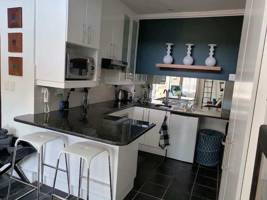 Apartment The Lookout Loft, Stroll To Town, Loadshedding Friendly. *